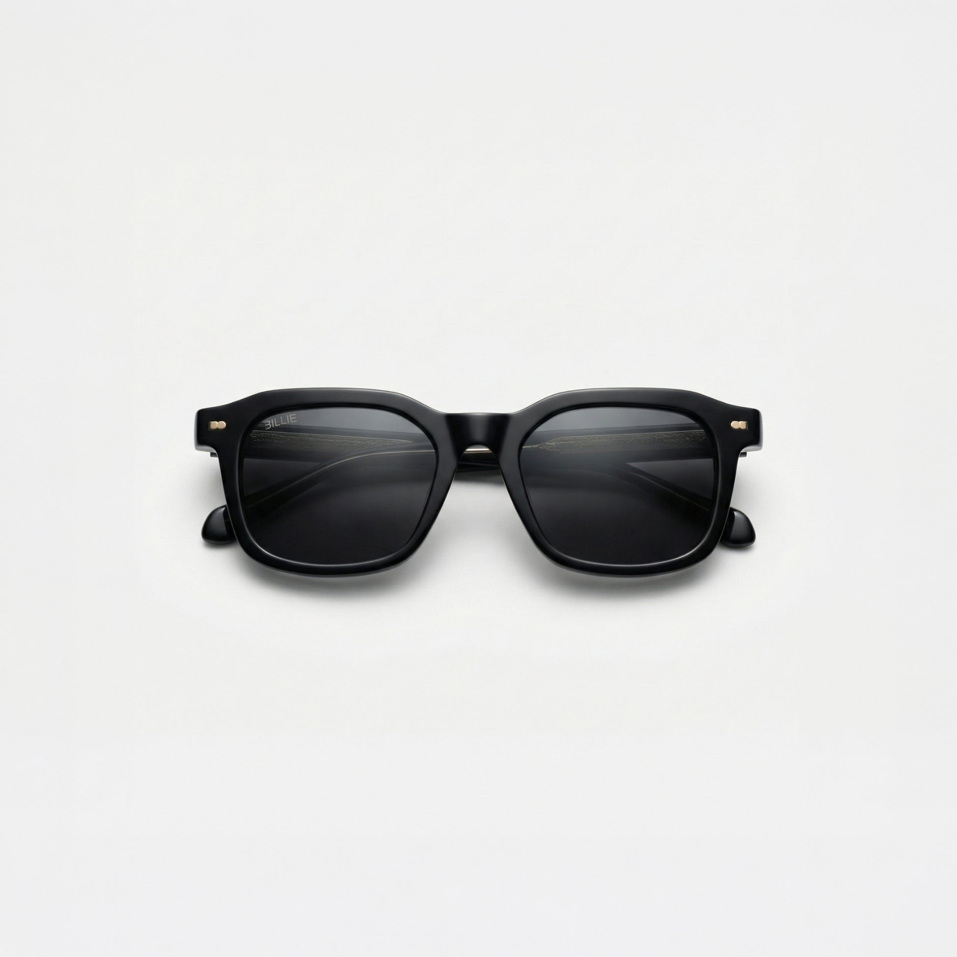 Billie Nova Sunglasses with statement streetwear frame design
