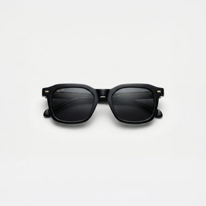 Billie Nova Sunglasses with statement streetwear frame design