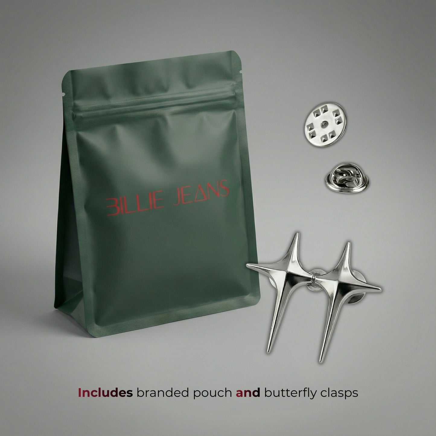 Groene merkzak met vlindersluitingen op een grijze achtergrond