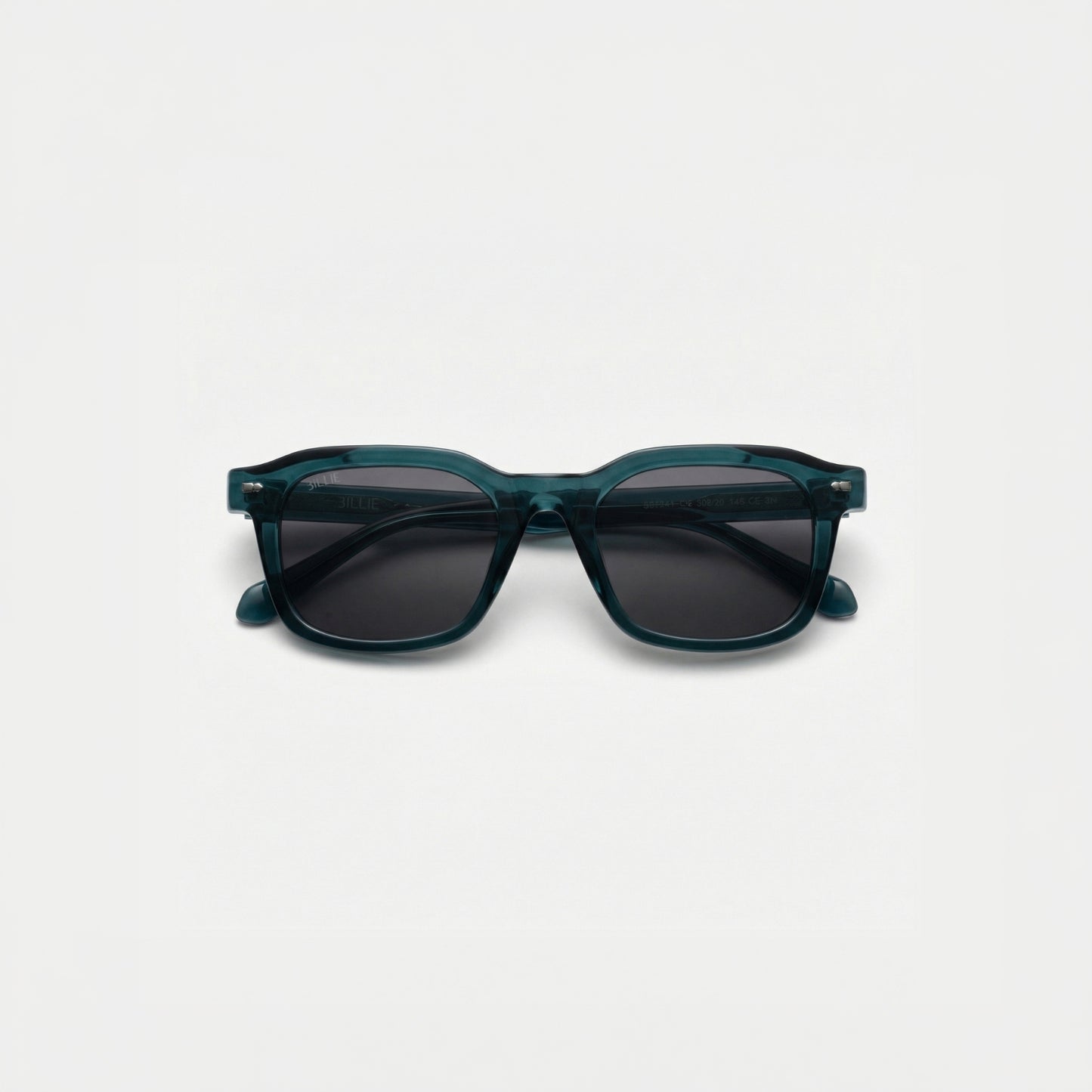 Billie Nova Sunglasses with premium case and accessories