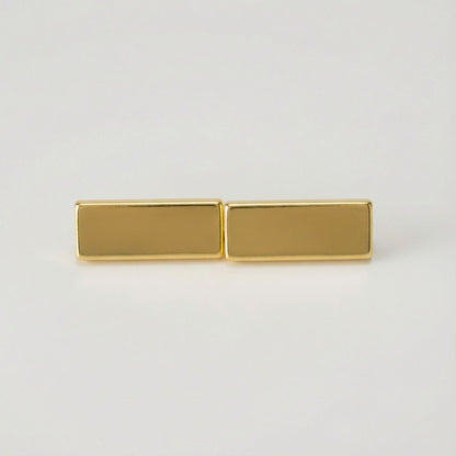 Gold rectangular bar on a light gray background